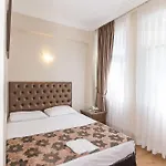 Sultan's 3*
