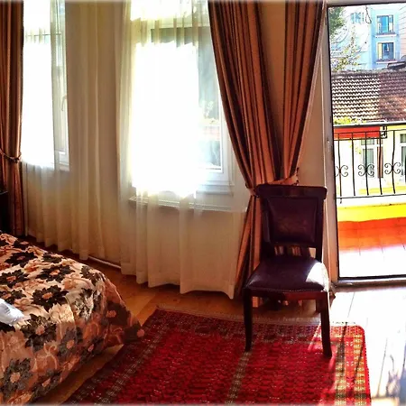 Sultan's 3*